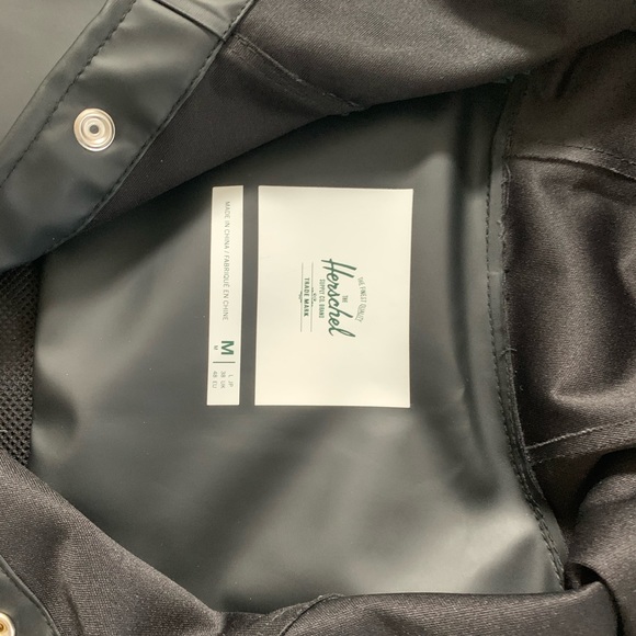 Herschel rain coat - Picture 3 of 3